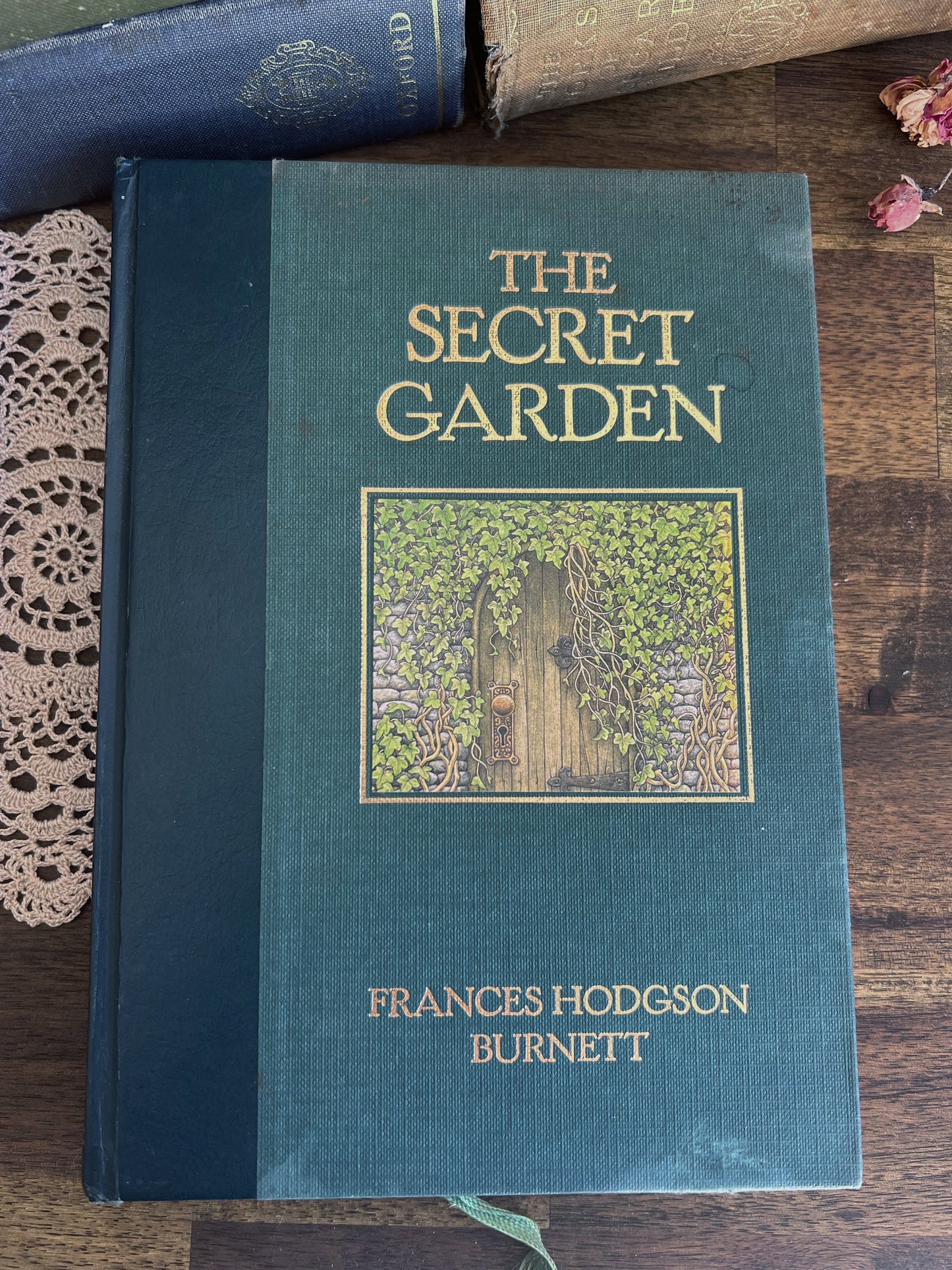 The Secret Garden - Frances Hodgson Burnett, Vintage Illustrated Hardcover