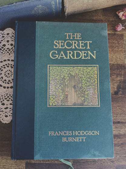 The Secret Garden - Frances Hodgson Burnett, Vintage Illustrated Hardcover