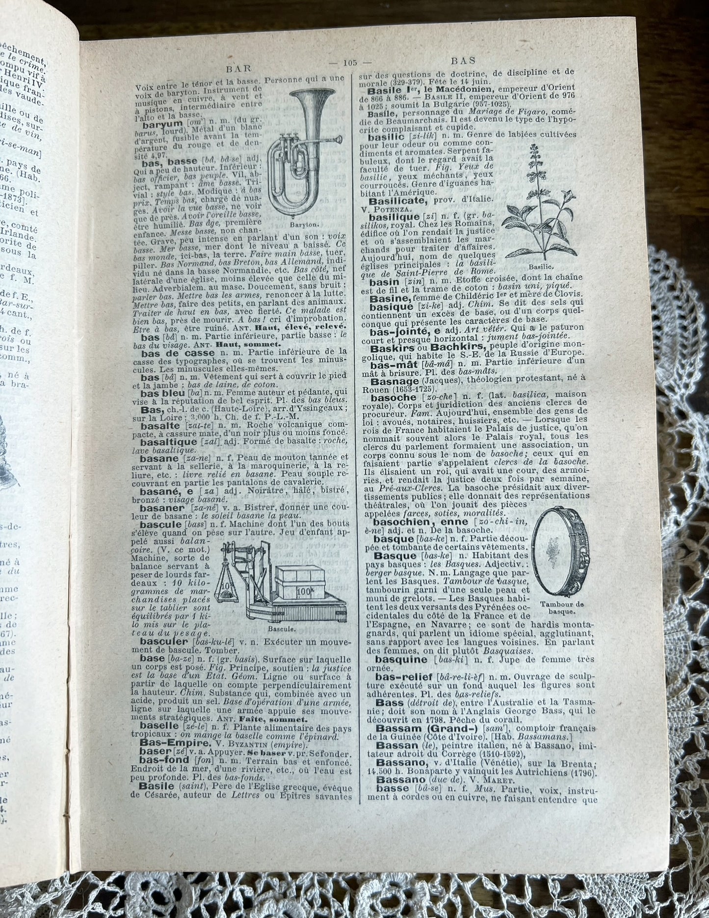 Antique 1912 French Larousse Dictionary - Larousse Classique Illustré